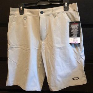 NWT Oakley Take Pro Short size 32 Men’s